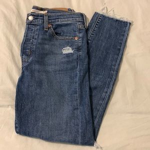 Levi Wedgie Skinny Jean